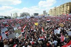 متظاهرو التحرير يرفضون تعليق الاعتصام في شهر رمضان