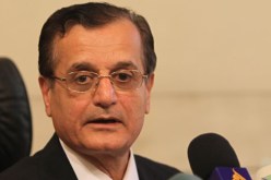 منصور يعتبر أنه من الجنون التفكير بإلغاء حزب الله من الساحة السياسية