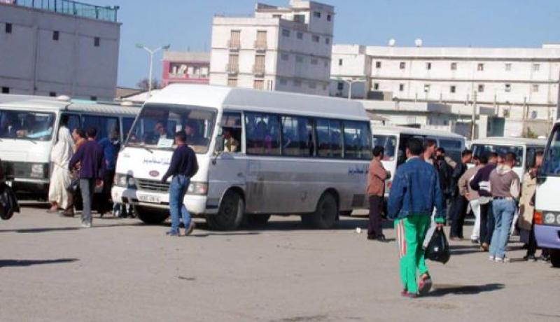 توقف ناقلين خواص بأم البواقي عن العمل احتجاجا على نقل الحافلات الجامعية لمسافرين