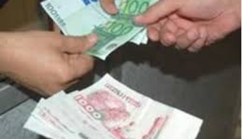 انخفاض قيمة الدينار راجع الى الفارق بين التضخم في الجزائر و باقي دول العالم
