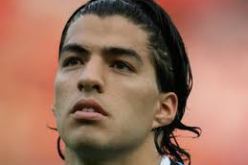 ليفربول يطلب من سواريز تقديم طلب رسمي ان رغب في مغادرة الفريق