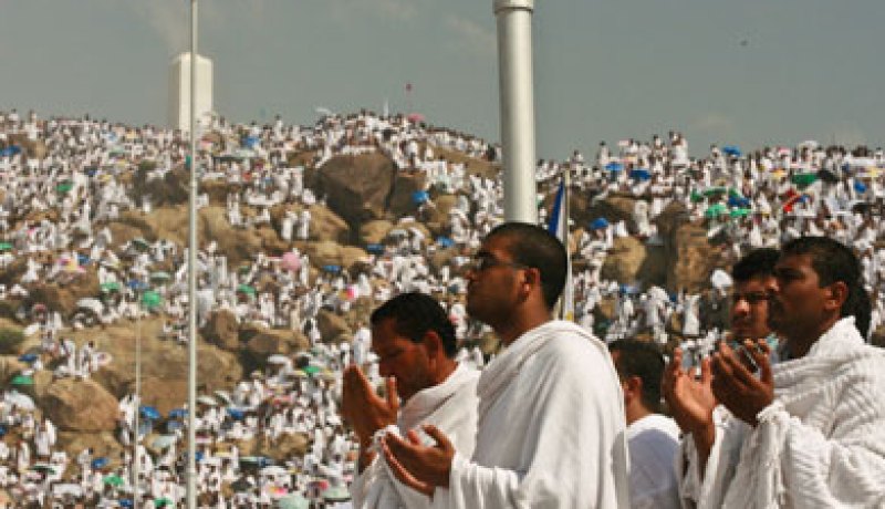 كاميرات متطوّرة تحدّد هوّيات الحجّاج على بعد 60 كيلومترا