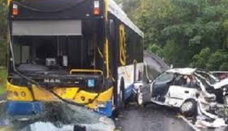 مقتل وإصابة 27 شخصا فى حادث تصادم حافلة بسيارة شرق المكسيك
