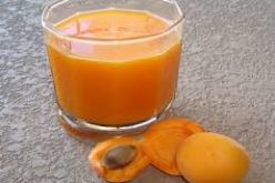 عصير المشمش المحضر تقليديا زينة مائدة الإفطار بنقاوس في باتنة