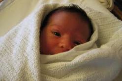 الشرطة تنقذ رضيعا هنديا تم بيعه عبر الفيس بوك