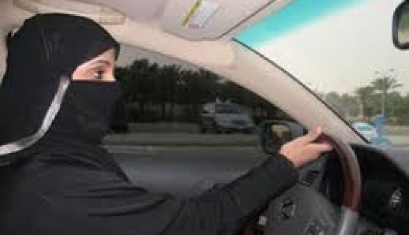 وزير الداخلية السعودي يؤكّد أن قيادة المرأة للسّيارة مطروح حاليا