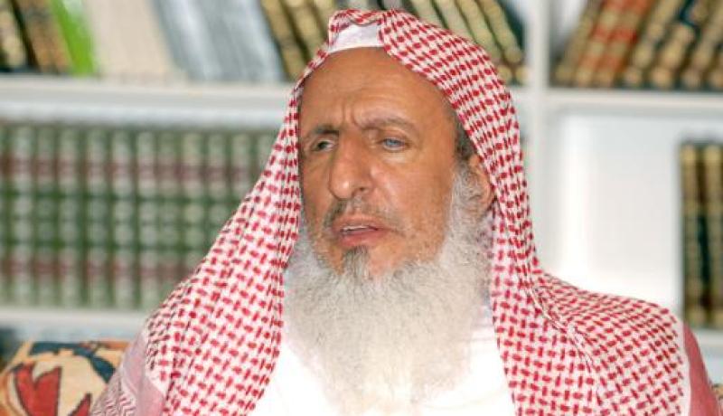 مفتي السعودية يندد امام شيخ الازهر بمن يتظاهرون بالاسلام ويدعون الاصلاح