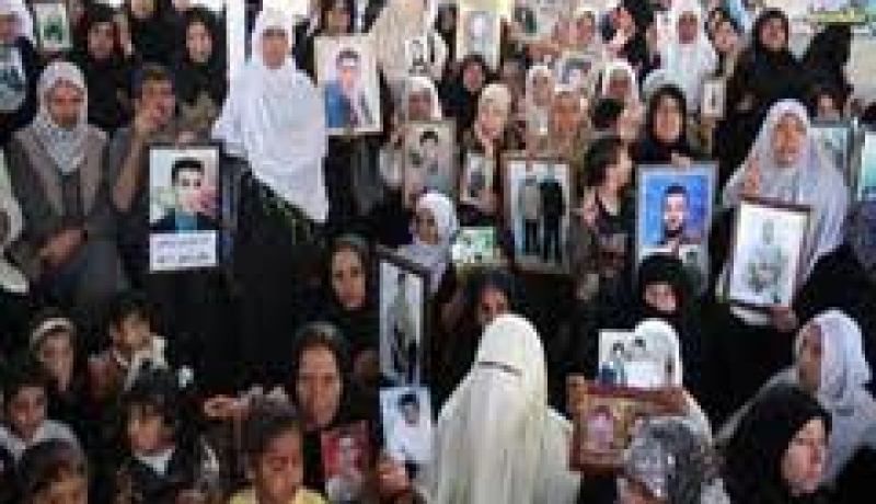 سلطات الاحتلال الإسرائيلي تمنع أهالي أسرى غزة من زيارة أبنائهم في السجون