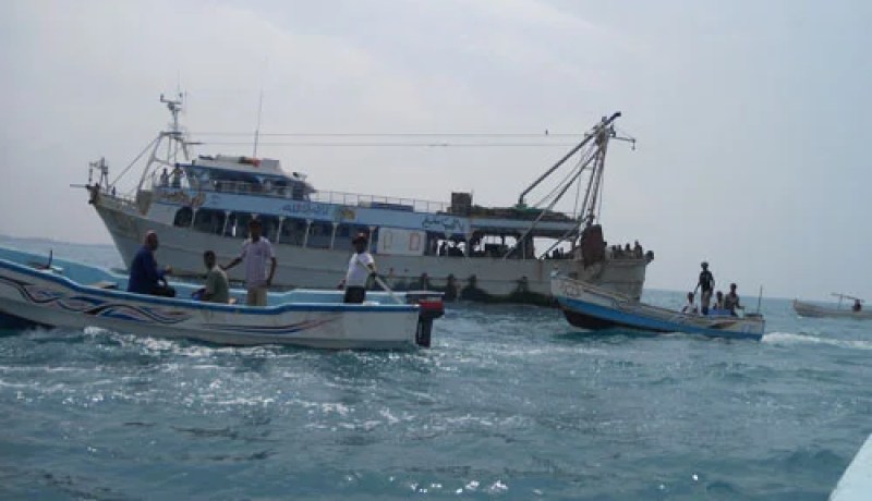 دورية لخفر سواحل بوهران توقف 6 رعايا مغاربة على متن قارب مطاطي متلبسين بتهريب كمية من المرجان