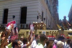 مؤيدو مرسي يتظاهرون أمام البورصة والبنك المركزي بالإسكندرية