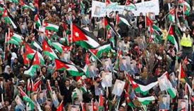 متظاهرون جنوب الأردن يطالبون بالإسراع في وتيرة الاصلاحات السياسية والاقتصادية