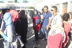 احتجاج العشرات من اولياء التلاميذ المقصيين من شهادة الباك بسبب تأخر التحقيق في  الاوراق