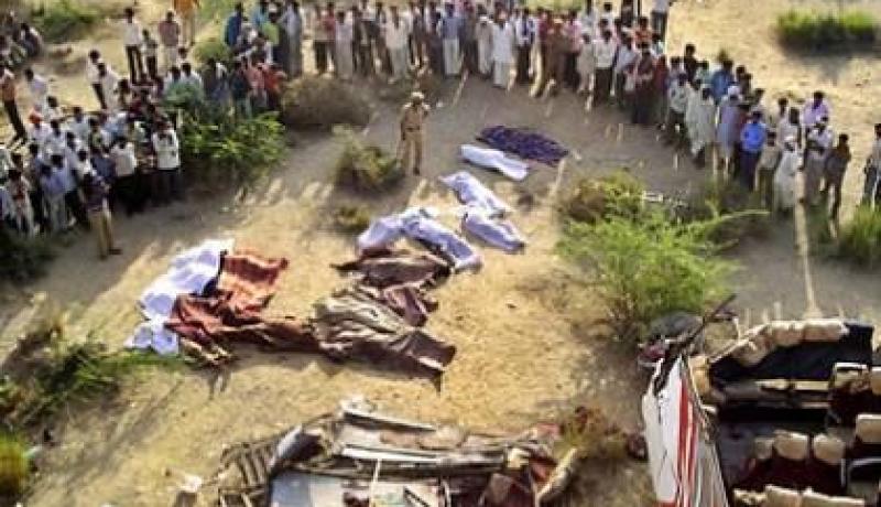 مقتل 18 شخصا إثر سقوط حافلة في واد شمال الهند