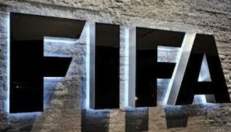 الاتحاد الدولي لكرة القدم يوقف عضوا بلجنته التنفيذية لمدة ثلاثة أشهر