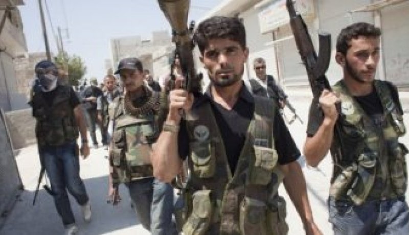 مقاتلو المعارضة السورية يعلنون سيطرتهم على معبر في الجولان