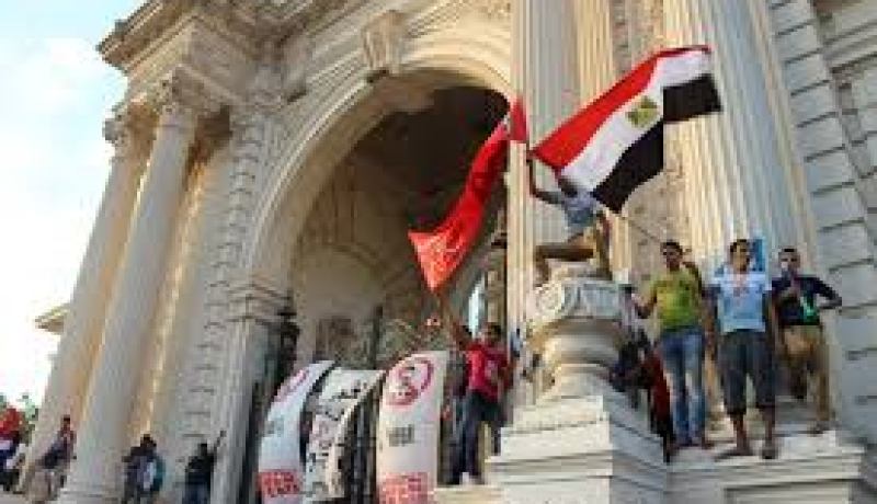 18 حالة وفاة و366 مصاباً حصيلة اشتباكات جامعة القاهرة