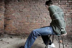 اختطاف شخص بهجوم مسلح على ناقلة توزيع صحيفتين جنوبى اليمن