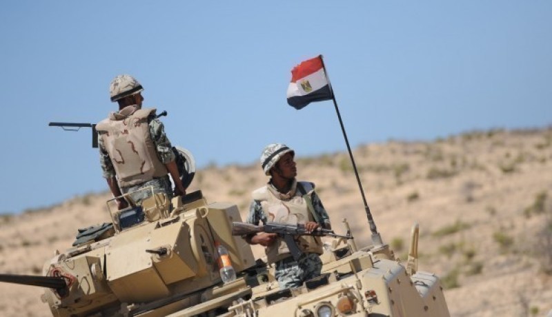 بريطانيا تعلن وقف تصدير السلاح للجيش المصري