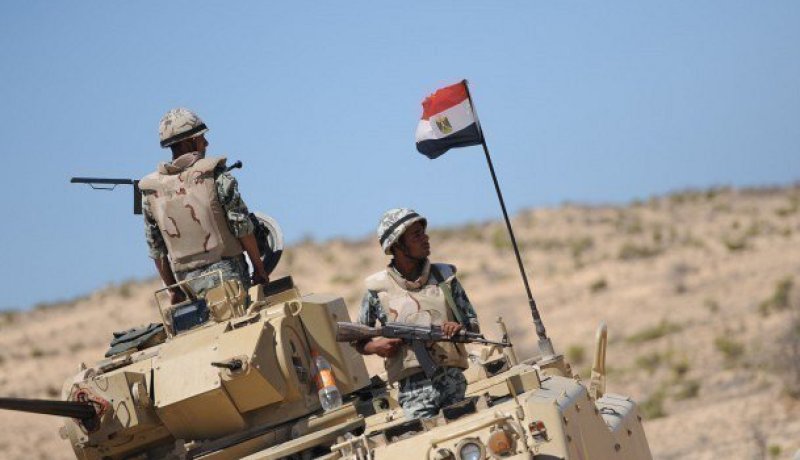 مقتل 15 عسكريا مصريا وإصابة 32 فى حادث مروري بشمال غرب البلاد