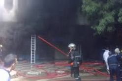 حريق مهول في السوق المركزي برغاية