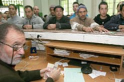 كتلة الأجور تقدر بـ 2.600 مليار دج و التحويلات الاجتماعية بـ 1.300 مليار دج في 2013