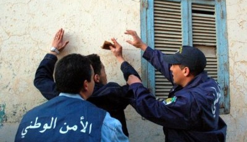 مصالح الأمن في وهران تلقي القبض على مروج مخذرات