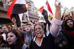 قوى المعارضة تتظاهر أمام المقر العام لجماعة الاخوان المسلمين بالقاهرة