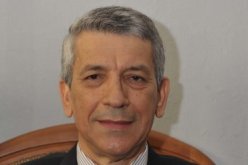 بابا احمد يزور مركز إمتحان لمتوسطة عبد المجيد مزيان بالمحمدية