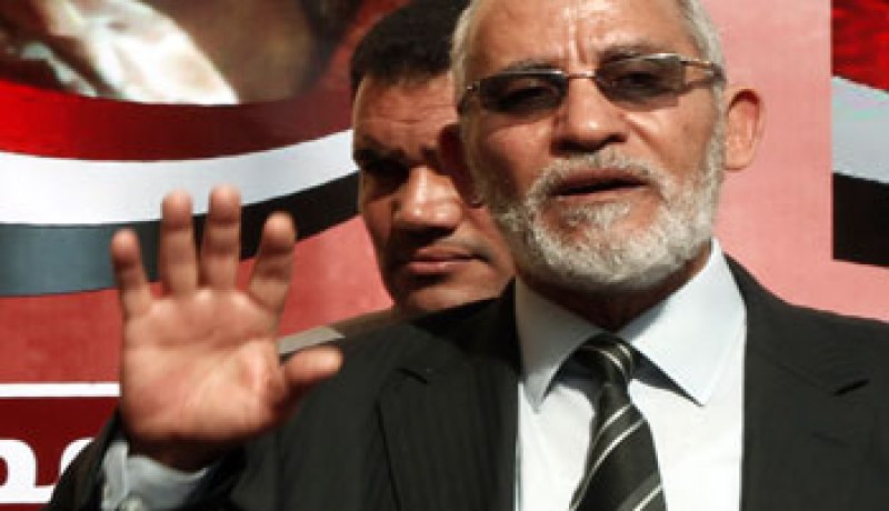 جماعة الاخوان المسلمين في مصر تقول ان زعماءها لم يعتقلوا