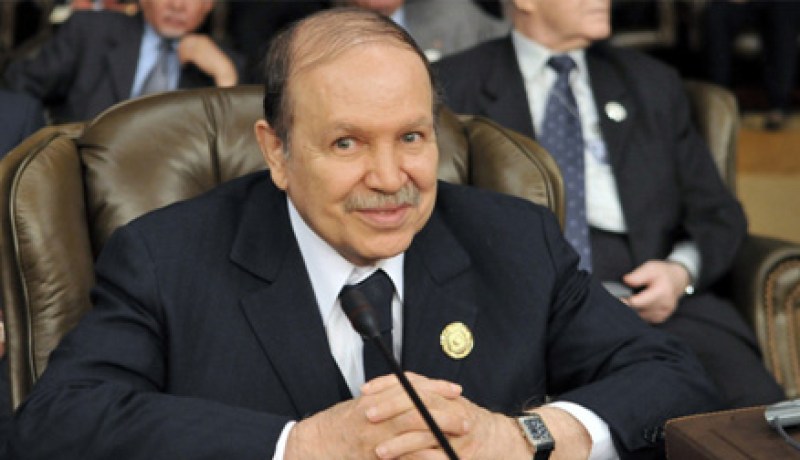 بوتفليقة يهنئ نظيره الغابوني بمناسبة العيد الوطني لبلاده