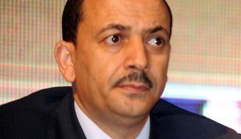 بن بادة يعرض نص القانون المتعلق بممارسة الانشطة التجارية على مجلس الامة