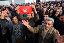 الاسلاميون الحاكمون في تونس يدعون الى التظاهر غدا الثلاثاء