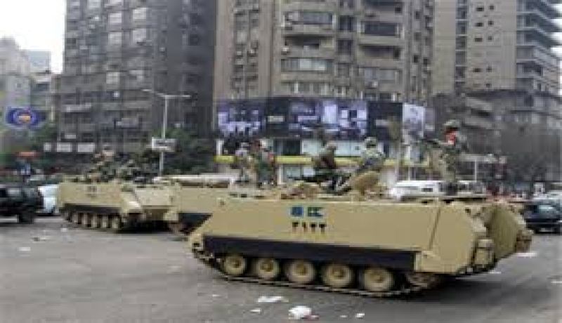 انتشار كثيف لقوات الجيش والامن في شوارع القاهرة والجيزة قبيل مظاهرات انصار الاخوان