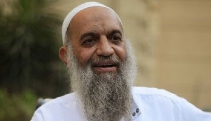 مصدر أمني يؤكد ترحيل محمد الظواهري لمعسكر أمن مركزي بعد القبض عليه