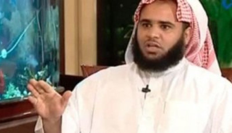 السجن ثماني سنوات و800 جلدة لداعية سعودي عذب ابنته وتسبب بموتها