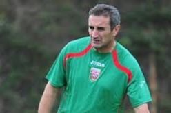 عمروش وغريب ومناد يمثلون الاثنين القادم أمام رابطة كرة القدم المحترفة