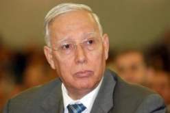 عباس يؤكد طي ملف المجاهدين المزيفين