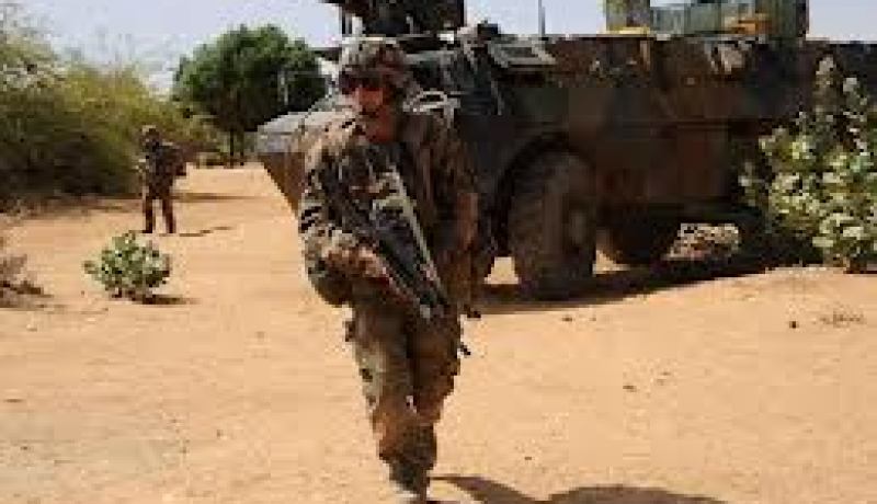 الجنود الفرنسيون قريبون جدا من الحدود الجزائرية في مالي
