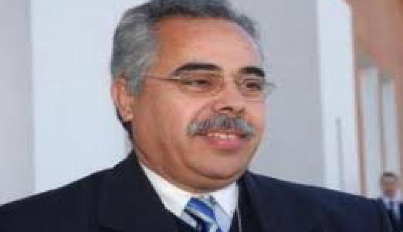 بوناطيرو يؤكد أن الملوثات الصناعية واتساع ثقب الأوزون وراء الإحتباس الحراري