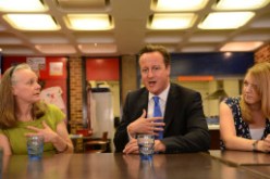 رئيس الوزراء البريطاني يعلن عن حجب المواقع الإباحية