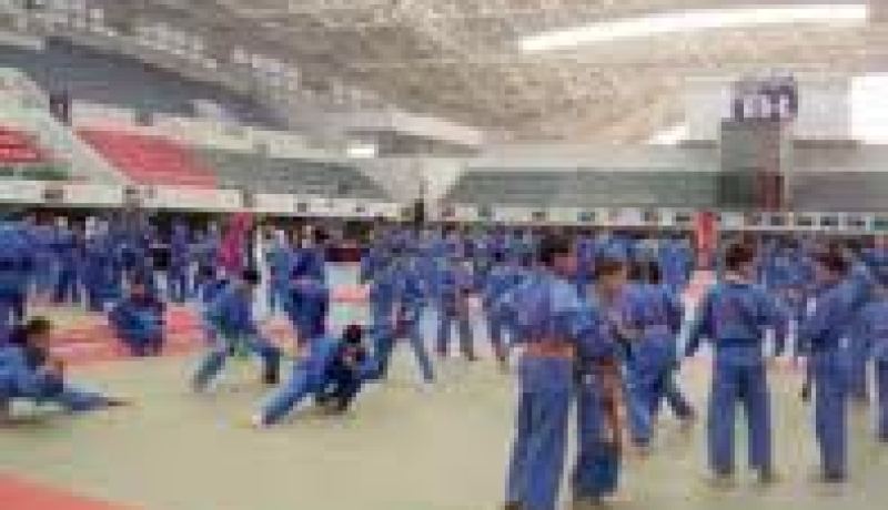 تهمي يدعو الى ضرورة فتح جميع مؤسسات القطاع لفائدة الشباب