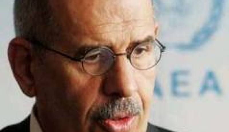 حزب البرادعي يدعو الجيش لحماية أرواح المصريين ويقول ان مرسي فقد صوابه
