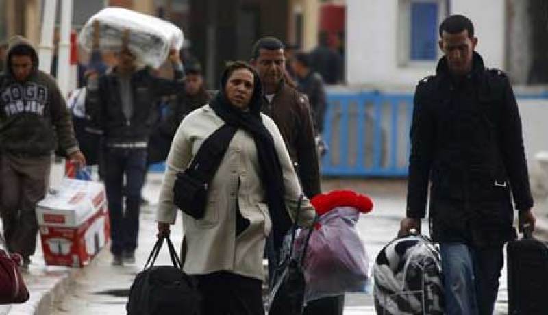 16 عائلة تونسية تقتحم الحدود الجزائرية و تطلب اللجوء