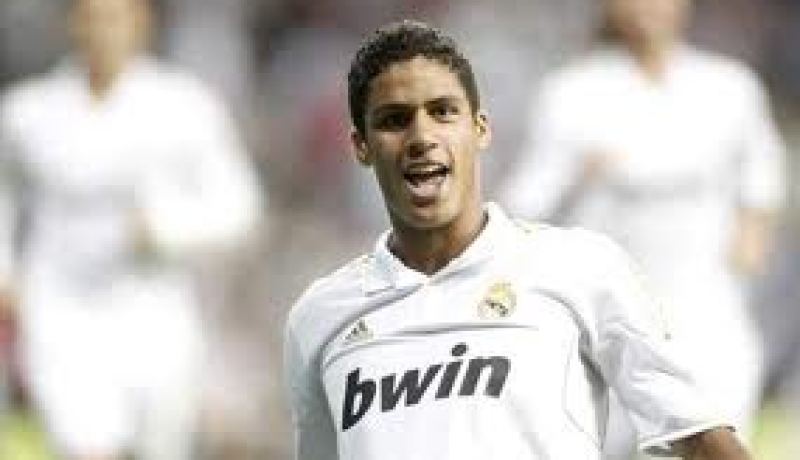 المدافع الفرنسي فاران سيمدد عقده حتى 2019 مع ريال مدريد