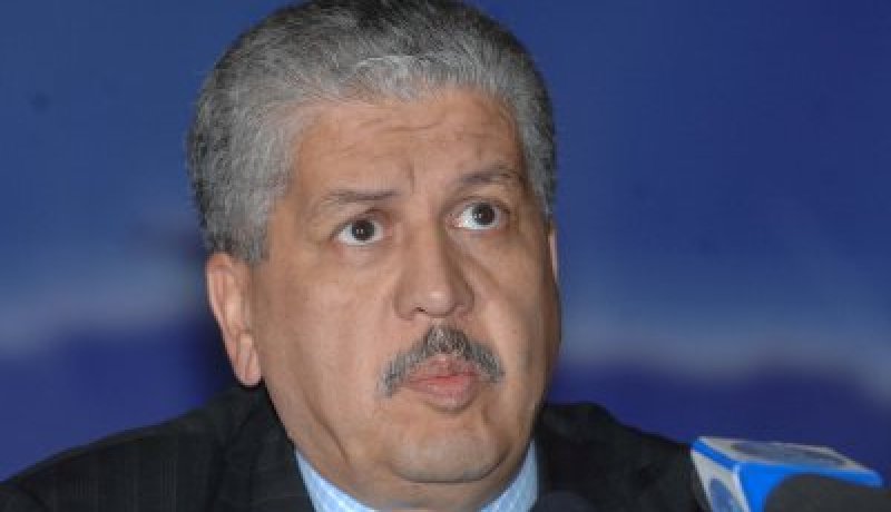 سلال يدعو مسؤولي قطاع السكن إلى احترام الخصوصيات الاجتماعية للجنوب