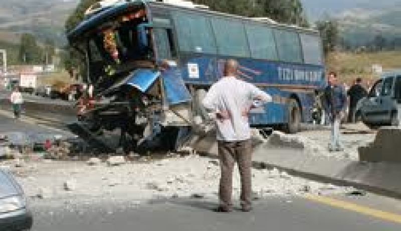 وفاة شخص و إصابة 22 آخرين بجروح في انقلاب حافلة لنقل المسافرين في قالمة