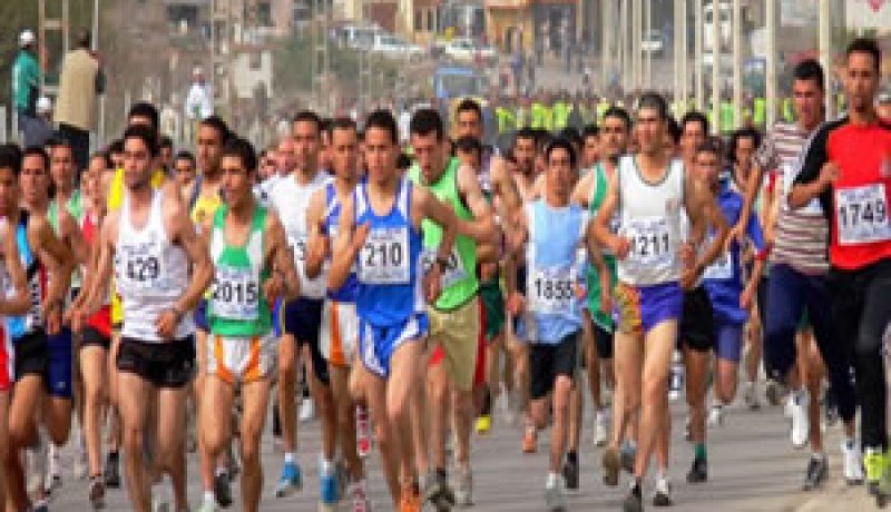 مشاركة أكثر من 9 آلاف عداء في الطبعة السابعة لنصف الماراطون الوطني العسكري