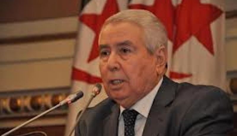 بن صالح يستقبل من قبل الرئيس موغابي