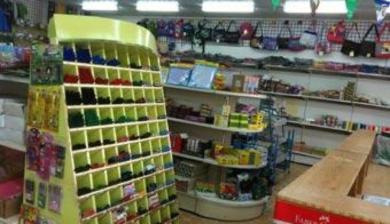 إقبال كبير للأولياء على المستلزمات المدرسية قبل ايام من الدخول المدرسي