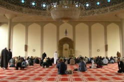 تعرض مسجد لكتابات مسيئة للاسلام و رسم الصليب المعقوف بشمال انجلترا